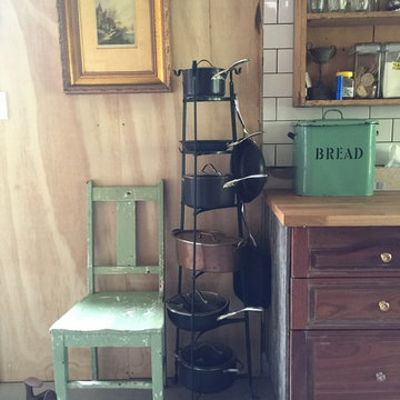 Kitchen pots and accessories