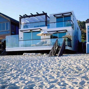 Home design - coastal home design idea in San Diego