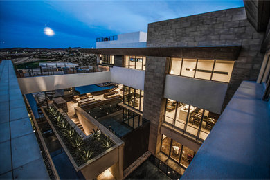 Minimalist exterior home photo in Las Vegas