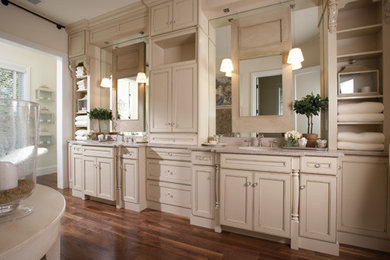 Example of a classic bathroom design in Atlanta