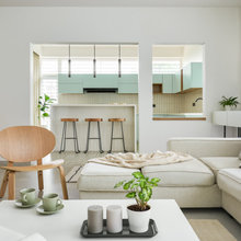Houzz Tour: Muted Neutrals and Warm Textures in a New-build Home