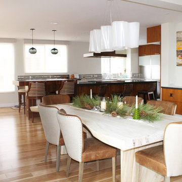 Modern Seaside Dining Room