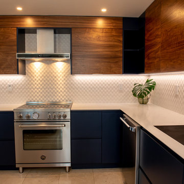 Contemporary Kitchen Remodel Done in a Two Tone Color
