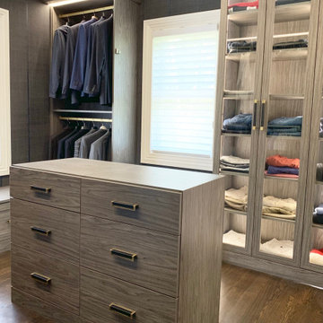 Modern Men's Walk-in Closet