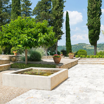 Villa nella campagna toscana con giardino