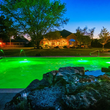 Arlington Heights, IL Swimming Pool and Hot Tub with Jump Rock