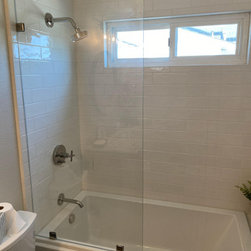 Montbury - Lake Forest - Shower Doors