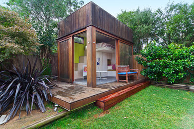 Inspiration for a modern shed and granny flat in Sydney.