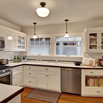 2420 8th Ave W, Seattle, WA 98119 on the top of Queen Anne!