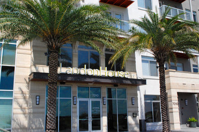 Inspiration for a contemporary exterior home remodel in Orlando