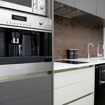 Industrial Style Kitchen with handleless fronts