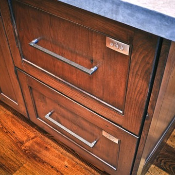 Pulls & Knobs