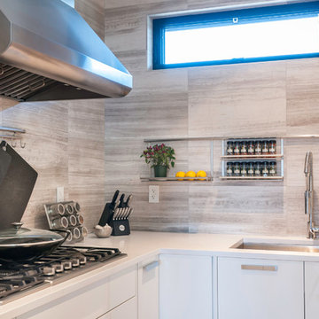 North Burnaby - Contemporary Comfort