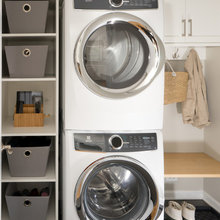 Laundry with stack W/D