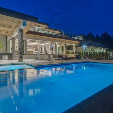 2592 Rosebery Avenue West Vancouver