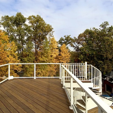 TRACKING THE STARS ON AN OBSERVATION DECK