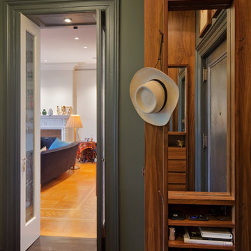 Foyer Storage