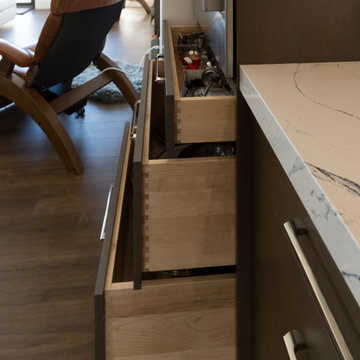 Elegant Carbon Gray; An Individual Kitchen