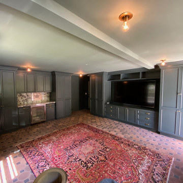 Green living room built-ins