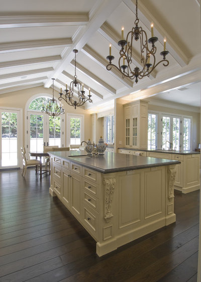 Traditional Kitchen by Canyon Construction