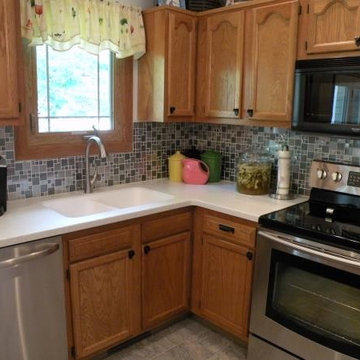 Eden Mosaic Tile installations: Cobble Stainless Steel/Silver Glass Tile
