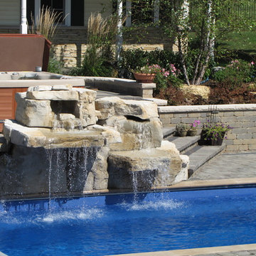 Beachpark  IL Fiberglass pool with spa and water features