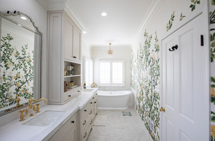 Example of a beach style bathroom design in Los Angeles
