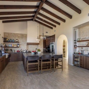 Seamless Indoor-Outdoor Living: A Home Designed for Entertaining and Privacy