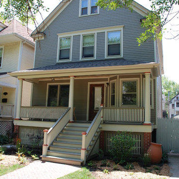 Farm House Style Home - Chicago, IL in James Hardie Siding & Trim