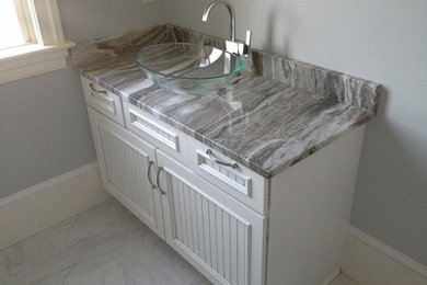 Example of a classic bathroom design in Charleston