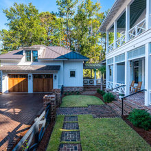 Garage/carriage house