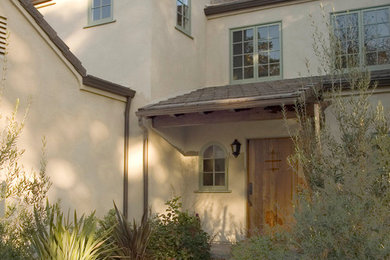 Inspiration for a timeless exterior home remodel in Los Angeles