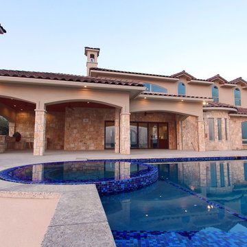Lakeside Tuscan