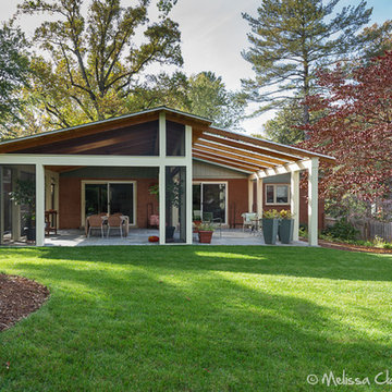 Mid-Century Ranch Extended into the Outdoors