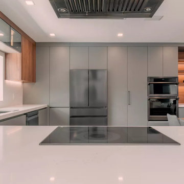 Dreaming of a Modern Kitchen The Fusion of Wood and Grey Lacquer