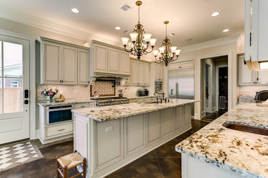 Example of a classic kitchen design in New Orleans
