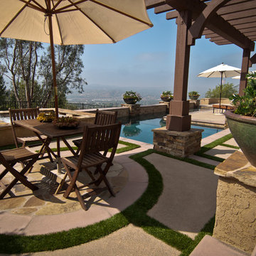 Circular Patio w/ Arbor