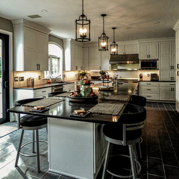 Central Island with Incorporated Dining Space