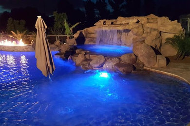 Example of an island style pool design in Phoenix