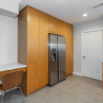 Modern Ikea kitchen - Woodland Hills