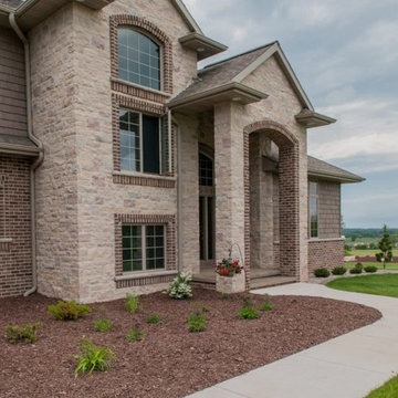 Bellevue Natural Thin Stone Veneer Entrance