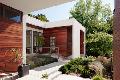 Inspiration for a modern exterior home remodel in Kansas City