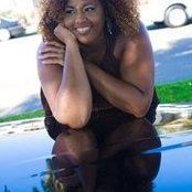 Mavis Gs foto