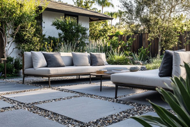 Photo of a modern backyard landscaping.
