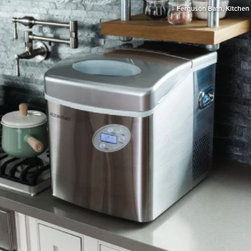 EdgeStar 15 Inch Wide 2.6 Lbs. Capacity Portable Ice Maker - Ice Makers