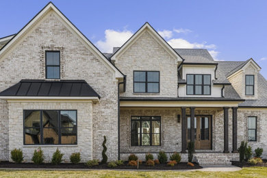 Example of an exterior home design in Nashville