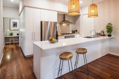 Design ideas for a contemporary kitchen in Perth.