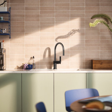 Cia MotionSense Wave One-Handle High Arc Pulldown Kitchen Matte Black Faucet