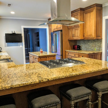 Bar Peninsula with stools