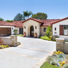 Front Facade And Yard